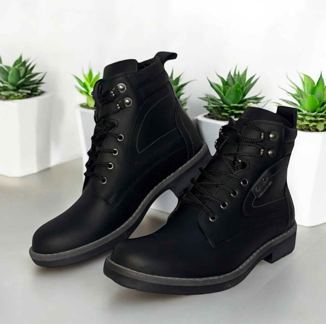 BOTAS EVEREST